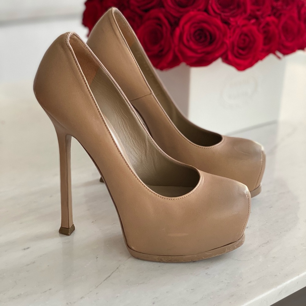 YSL pumps in nude